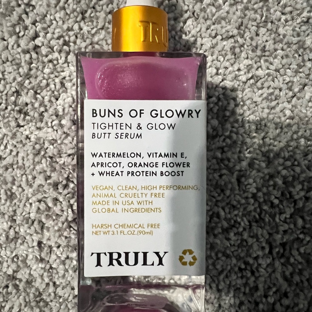 TRULY Buns of Glowry Tighten & Glow Serum - Pink